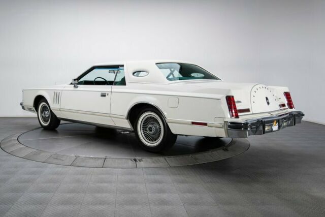 Lincoln Continental 1977 image number 31