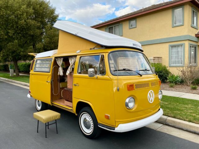 Volkswagen Bus/Vanagon 1972 image number 0