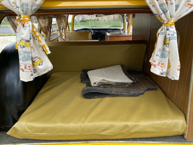 Volkswagen Bus/Vanagon 1972 image number 10