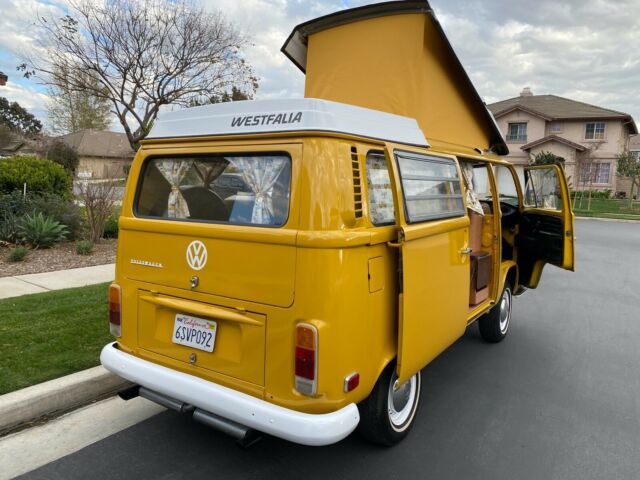 Volkswagen Bus/Vanagon 1972 image number 29