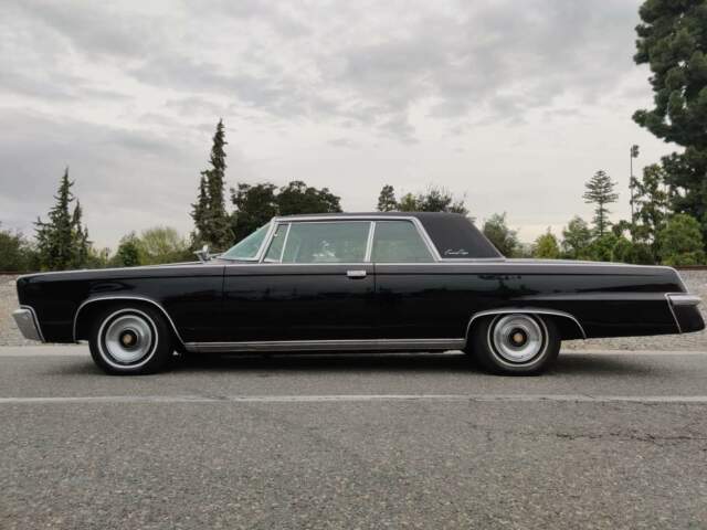 Chrysler Imperial 1965 image number 1