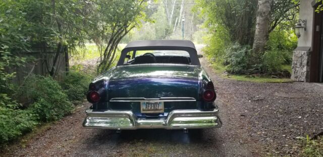 Ford Fairlane 1955 image number 2