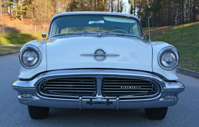 Oldsmobile Eighty-Eight 1956 image number 14