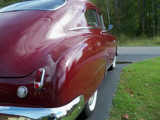 Chevrolet Fleetline 2 Door Sedan 1950 image number 29