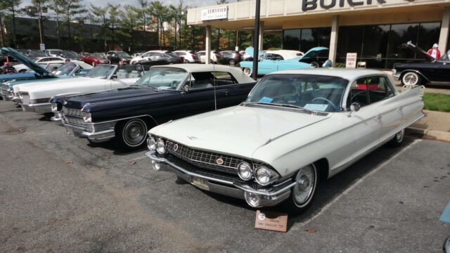 Cadillac sedan 6039 1961 image number 20