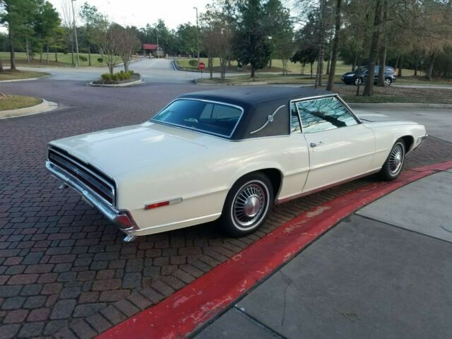 Ford Thunderbird 1968 image number 26