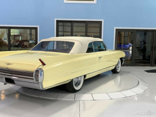 Cadillac Coupe DeVille 1962 image number 28