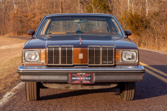 Oldsmobile Cutlass 1979 image number 2