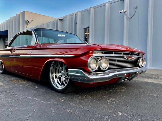 Chevrolet Impala 1961 image number 10