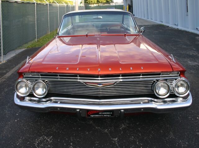 Chevrolet Impala 1961 image number 14