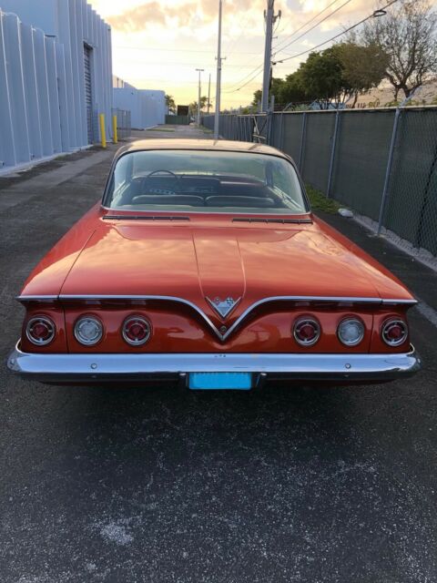 Chevrolet Impala 1961 image number 15