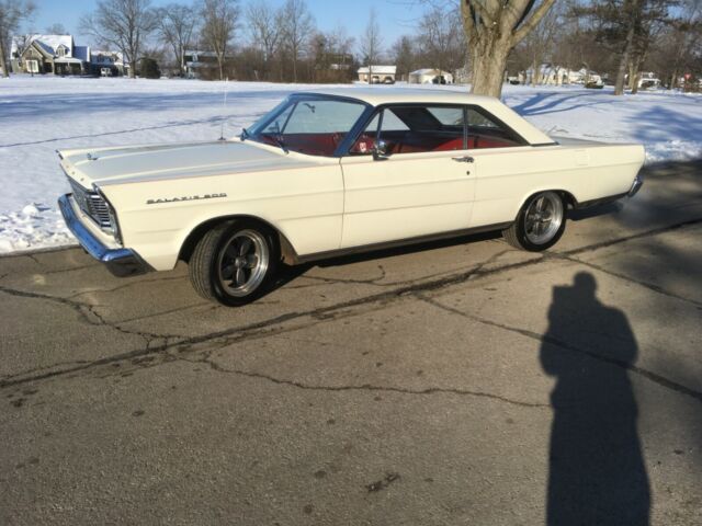 Ford Galaxie 1965 image number 8