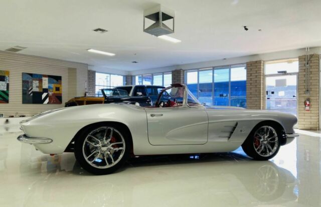 Chevrolet Corvette 1962 image number 35