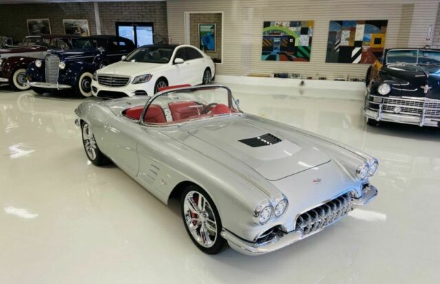 Chevrolet Corvette 1962 image number 36