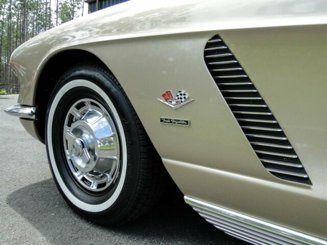 Chevrolet Corvette 1962 image number 16