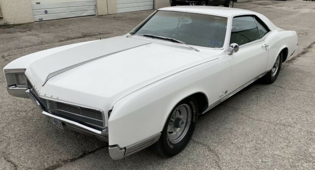 Buick Riviera 1966 image number 1