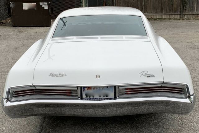 Buick Riviera 1966 image number 18