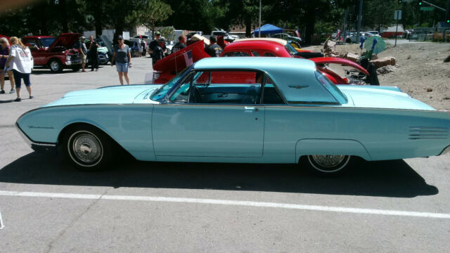 Ford Thunderbird 1961 image number 1