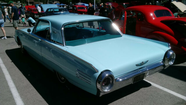 Ford Thunderbird 1961 image number 2