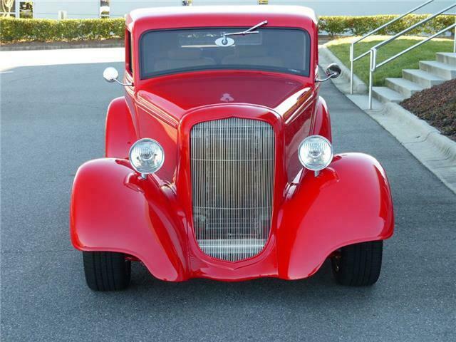 Plymouth Coupe 1933 image number 2