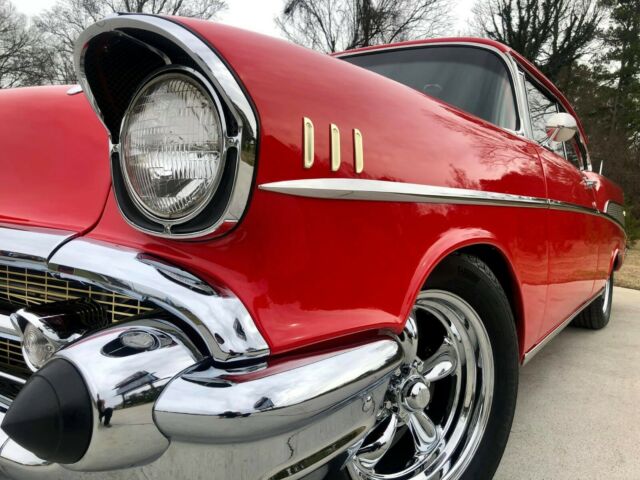 Chevrolet Bel Air/150/210 1957 image number 2