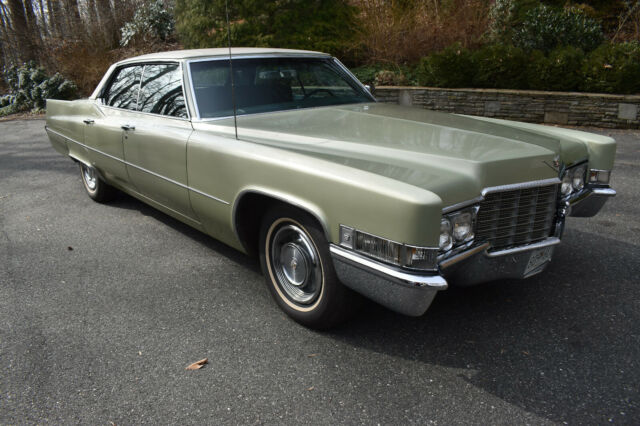 Cadillac DeVille 1969 image number 0