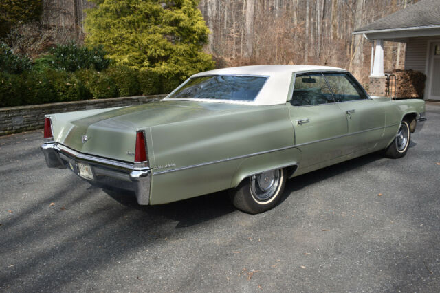 Cadillac DeVille 1969 image number 27