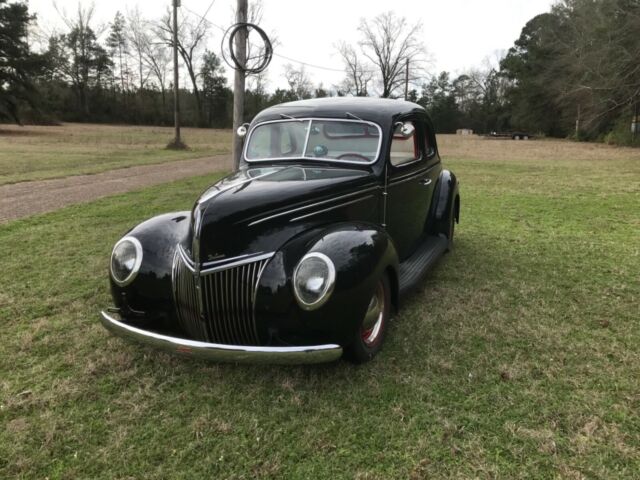 Ford Deluxe 1939 image number 15