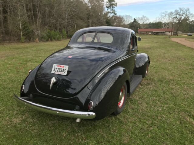 Ford Deluxe 1939 image number 18