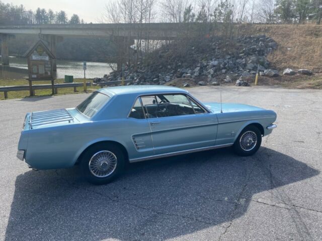 Ford Mustang 1966 image number 34