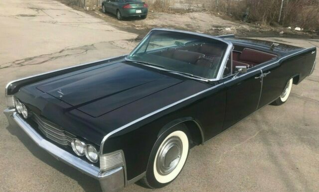 Lincoln Continental 1965 image number 2