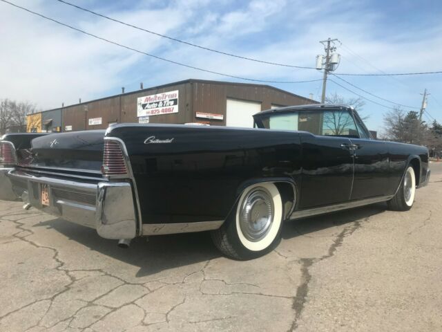 Lincoln Continental 1965 image number 28