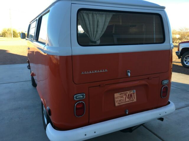 Volkswagen Bus/Vanagon 1971 image number 25