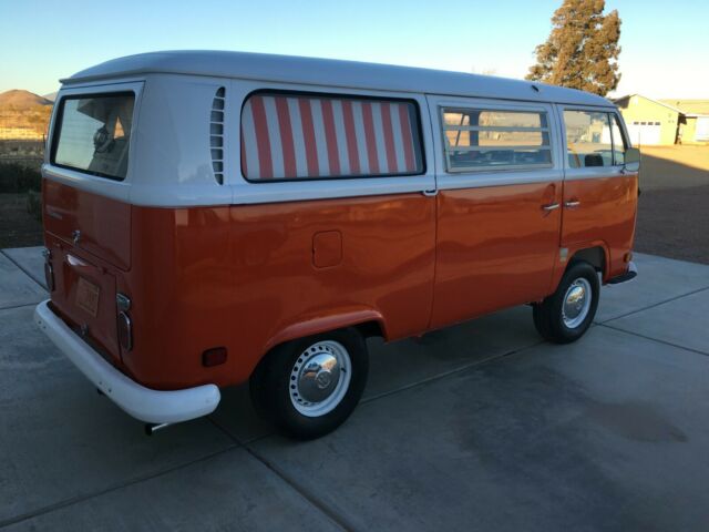 Volkswagen Bus/Vanagon 1971 image number 26