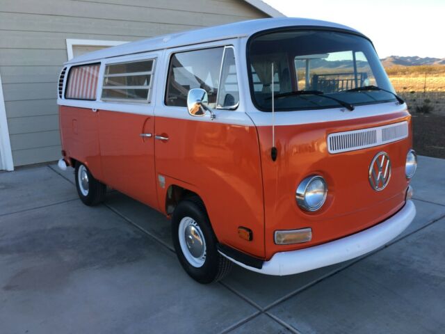 Volkswagen Bus/Vanagon 1971 image number 29