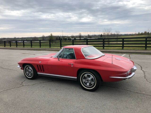 Chevrolet Corvette 1966 image number 20