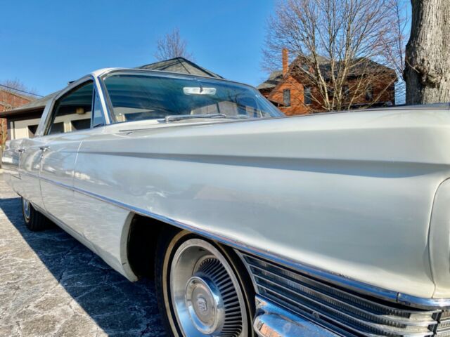 Cadillac DeVille 1964 image number 16