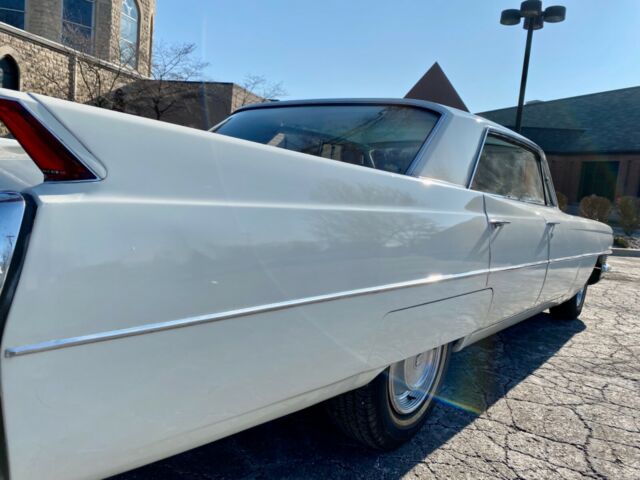 Cadillac DeVille 1964 image number 19