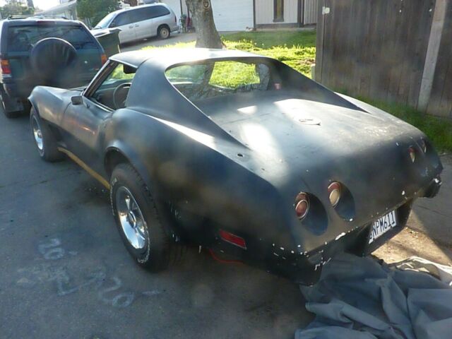 Chevrolet Corvette 1975 image number 1