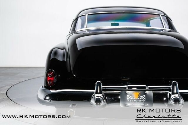 Buick Custom 1952 image number 23