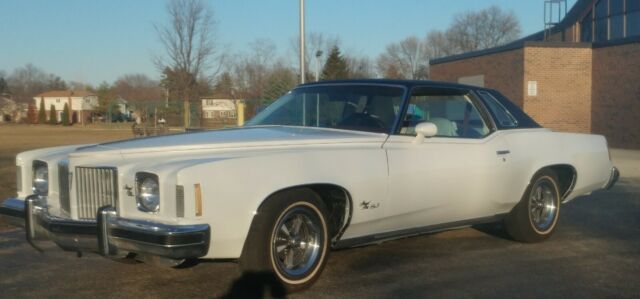 Pontiac Grand Prix 1974 image number 21