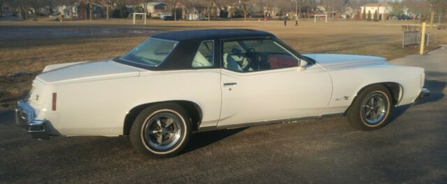 Pontiac Grand Prix 1974 image number 24