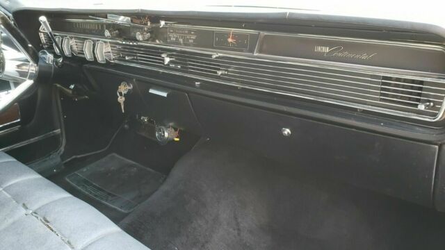 Lincoln Continental 1965 image number 22