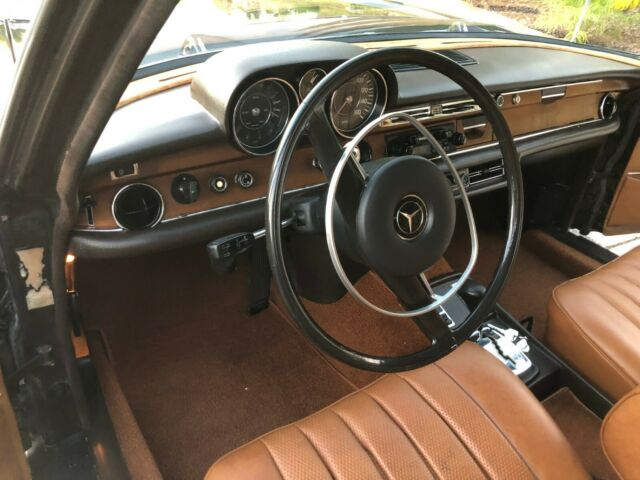 Mercedes-Benz 280SE 1972 image number 41