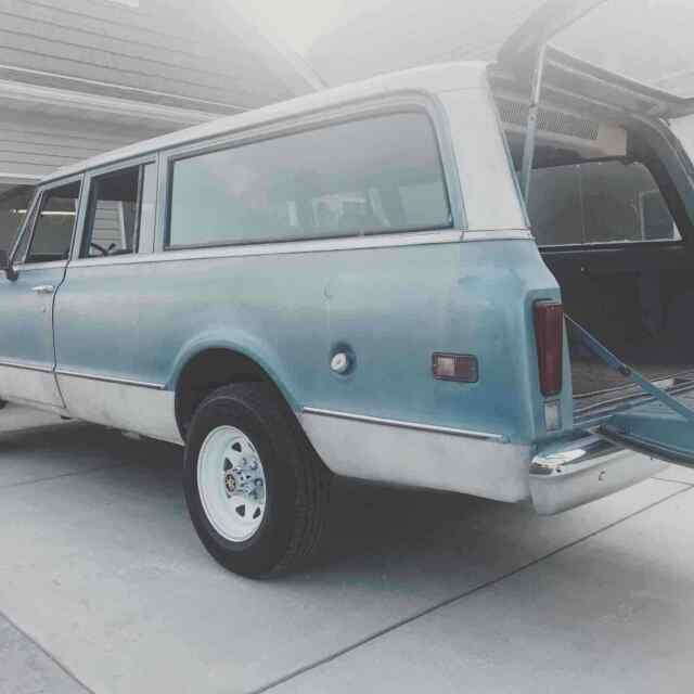 GMC Suburban 1972 image number 14