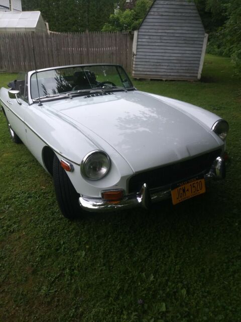 MG MGB 1972 image number 12