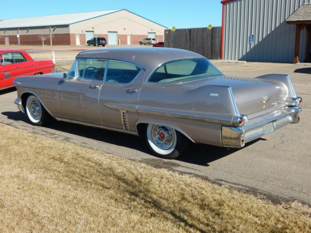 Cadillac DeVille 1957 image number 0