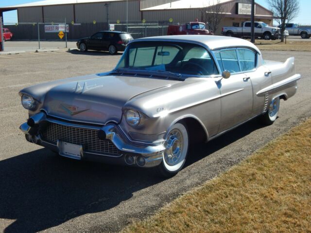 Cadillac DeVille 1957 image number 1