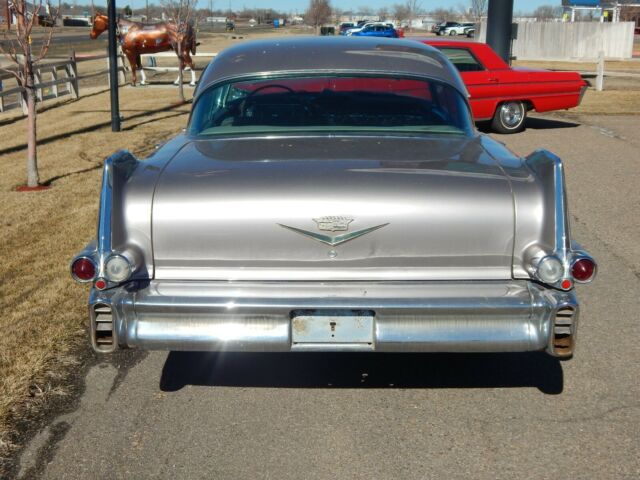 Cadillac DeVille 1957 image number 12