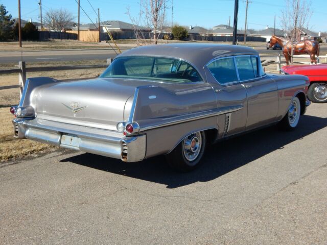 Cadillac DeVille 1957 image number 13